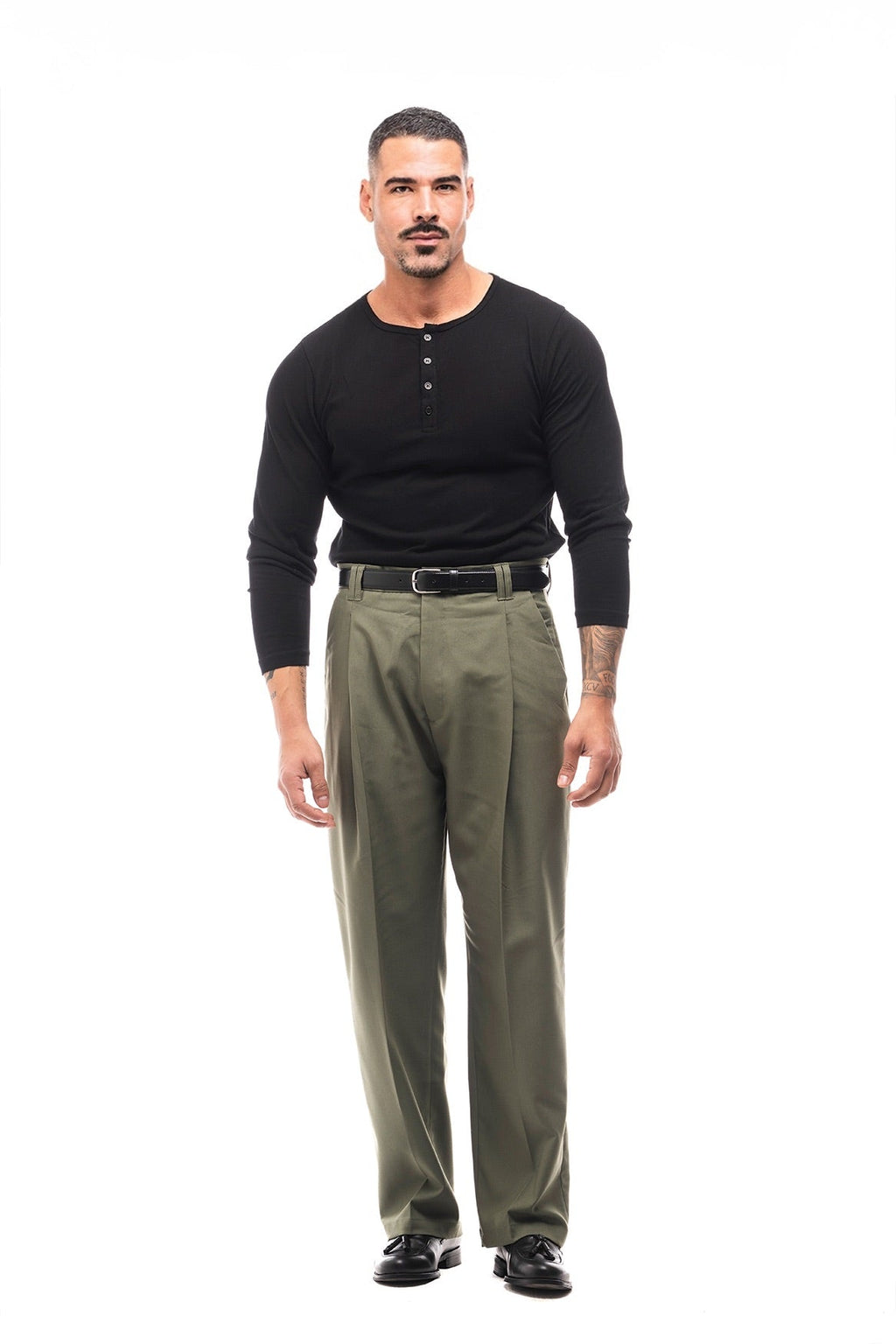 Pantalón Amplio con Pinzas · Classico