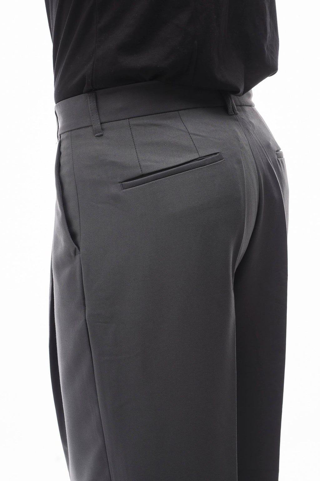 Pantalón Amplio con Pinzas · Classico