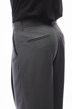 Pantalón Amplio con Pinzas · Classico