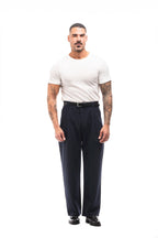 Pantalón Amplio con Pinzas · Classico