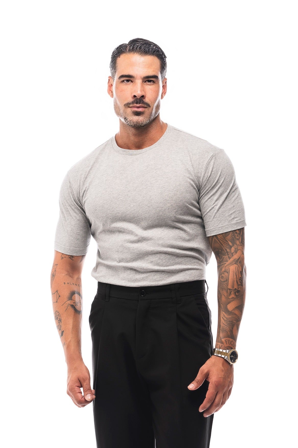 Camiseta Básica Slim · Essenziale