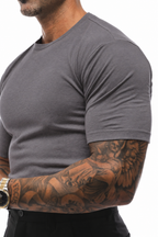 Camiseta Básica Slim · Essenziale