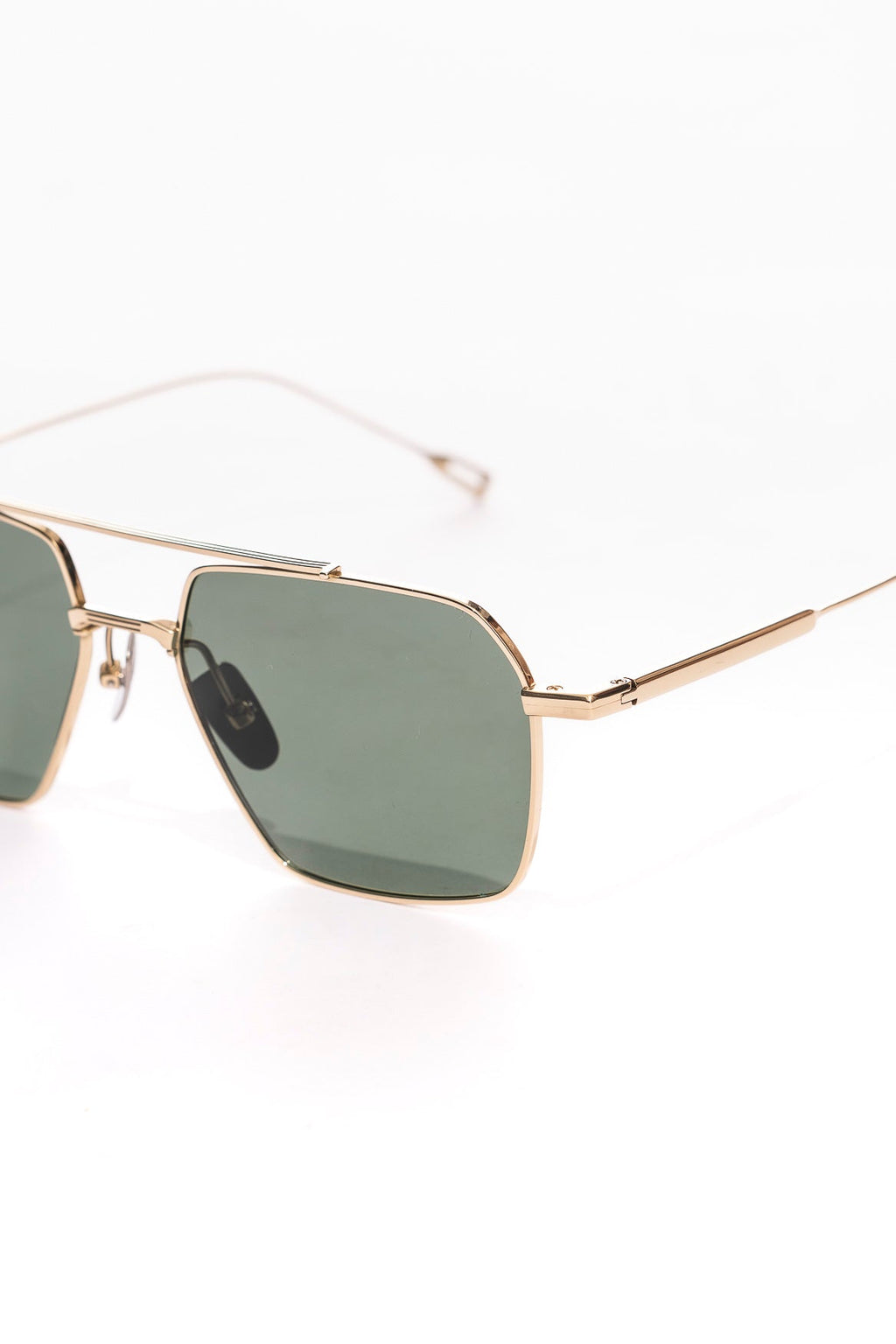 Gafas de Sol de Titanio Dorado · Riviera