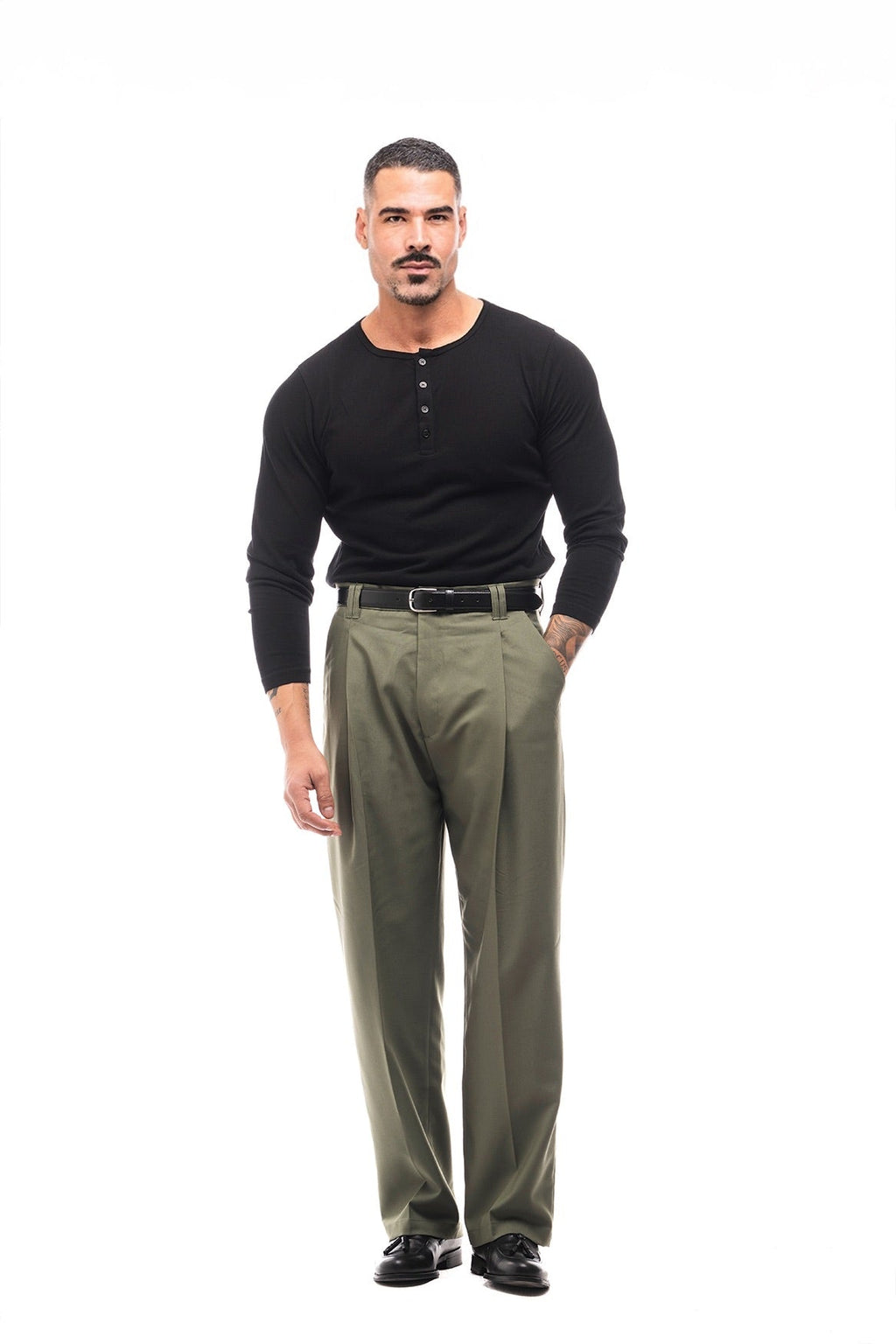 Pantalón Amplio con Pinzas · Classico