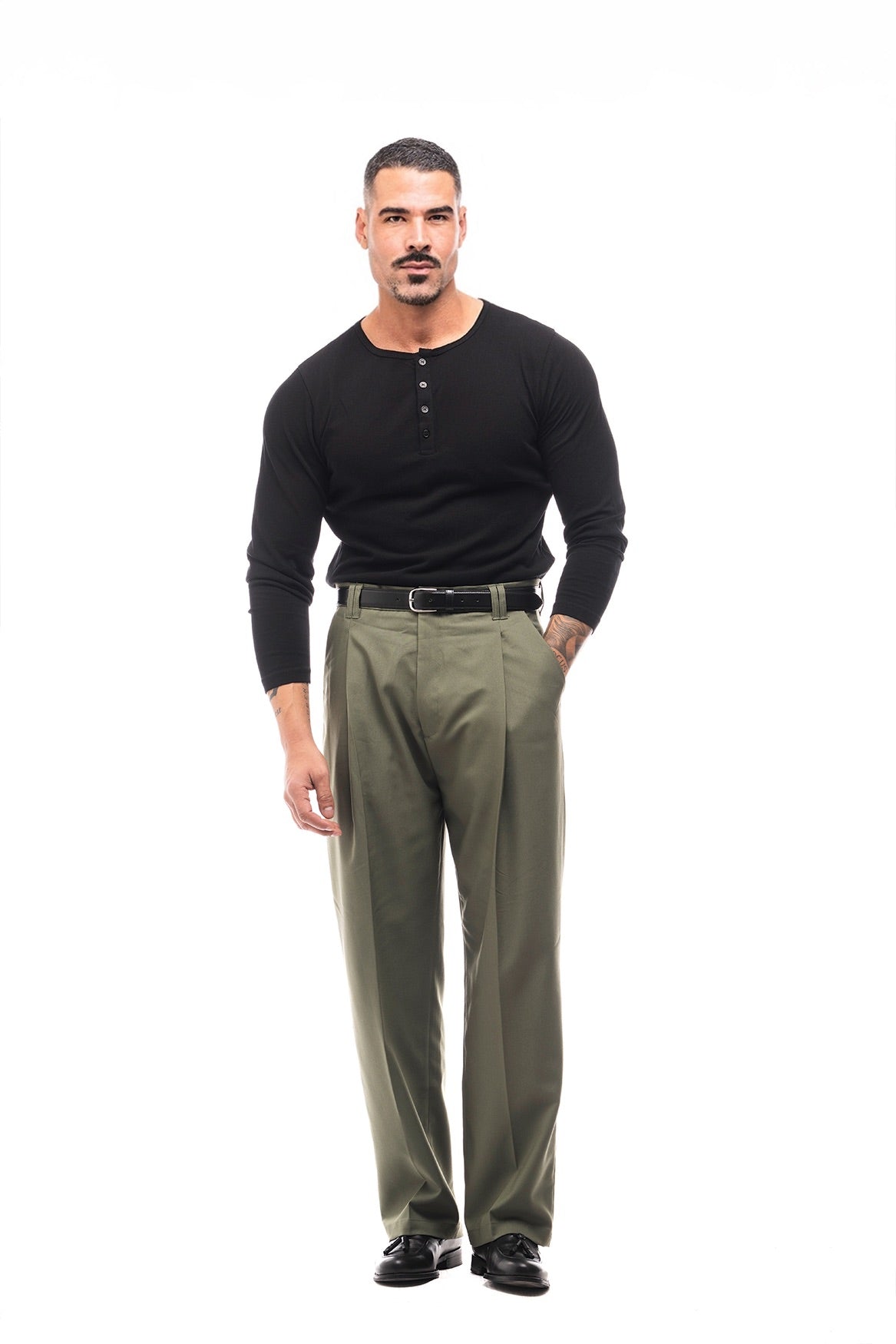 Pantalón Amplio con Pinzas · Classico