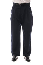Pantalón Amplio con Pinzas · Classico