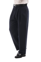 Pantalón Amplio con Pinzas · Classico