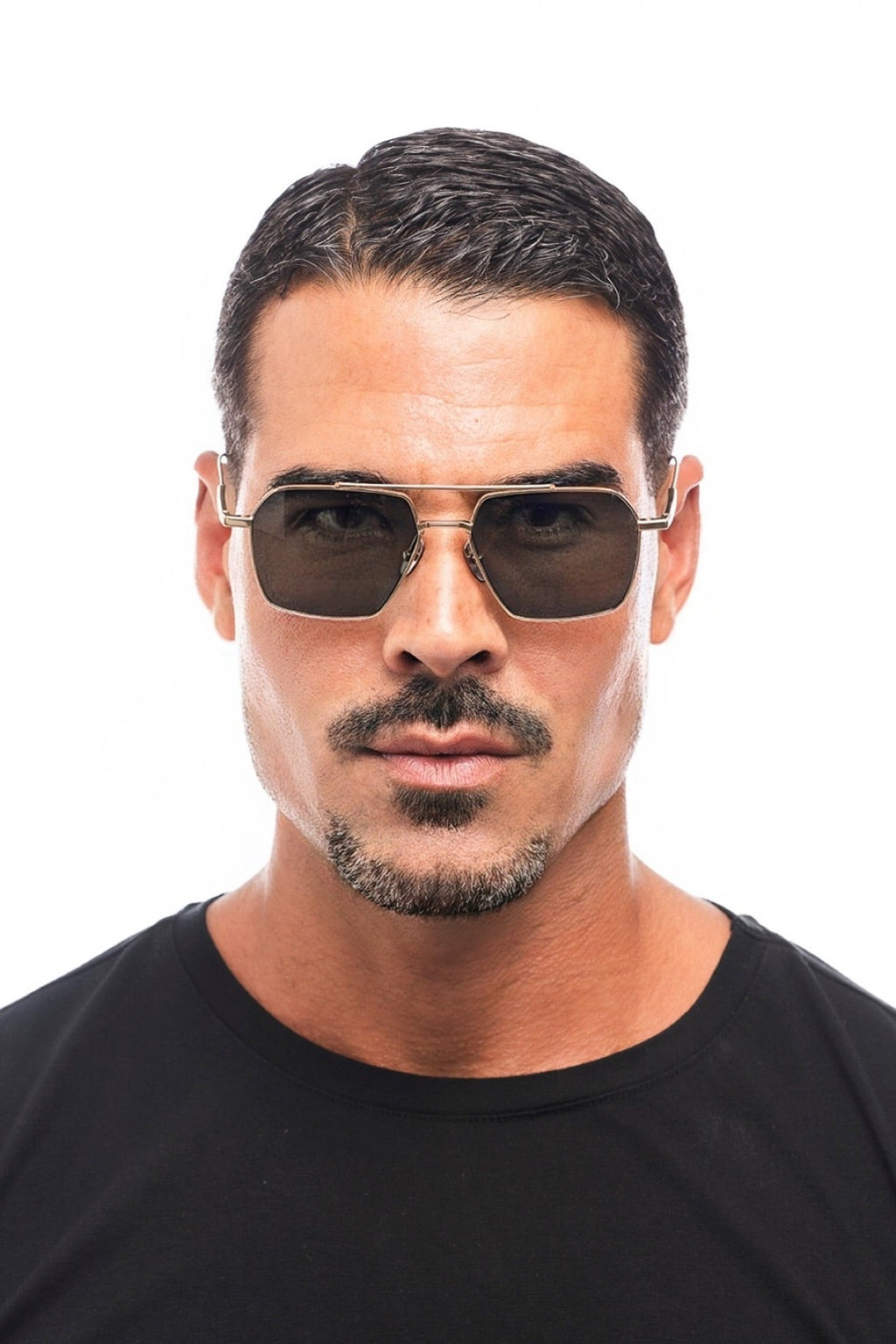 Gafas de Sol de Titanio Dorado · Riviera